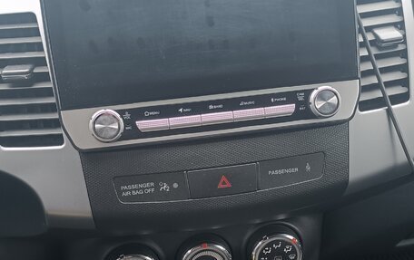 Mitsubishi Outlander III рестайлинг 3, 2012 год, 1 050 000 рублей, 3 фотография