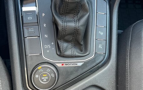 Volkswagen Tiguan II, 2019 год, 2 750 000 рублей, 18 фотография