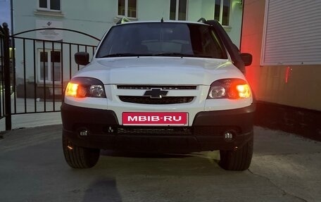 Chevrolet Niva I рестайлинг, 2018 год, 890 000 рублей, 1 фотография