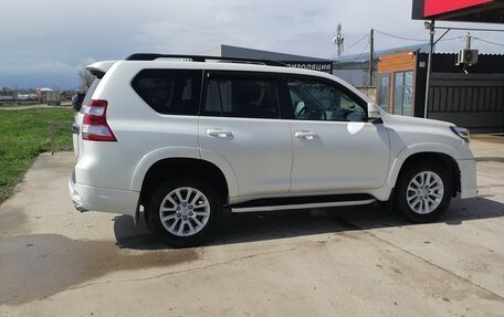 Toyota Land Cruiser Prado 150 рестайлинг 2, 2016 год, 3 850 000 рублей, 2 фотография