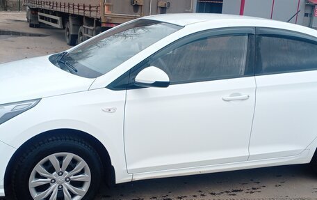 Hyundai Solaris II рестайлинг, 2020 год, 1 350 000 рублей, 3 фотография