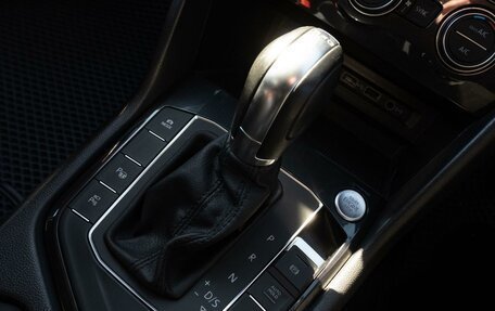 Volkswagen Tiguan II, 2019 год, 2 120 000 рублей, 18 фотография