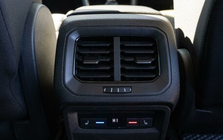 Volkswagen Tiguan II, 2019 год, 2 120 000 рублей, 28 фотография