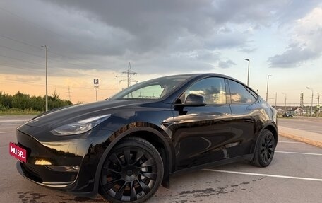 Tesla Model Y I, 2021 год, 3 697 000 рублей, 1 фотография