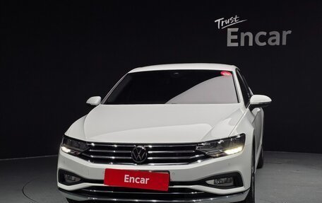 Volkswagen Passat B8 рестайлинг, 2022 год, 2 370 000 рублей, 3 фотография