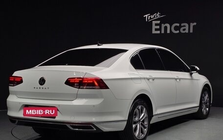 Volkswagen Passat B8 рестайлинг, 2022 год, 2 370 000 рублей, 2 фотография