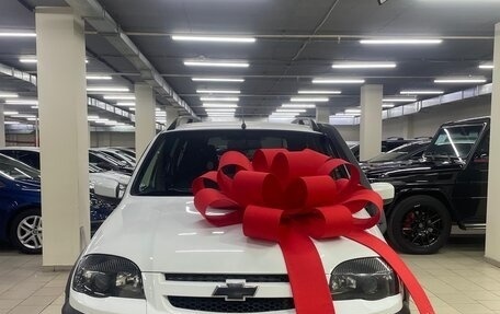 Chevrolet Niva I рестайлинг, 2018 год, 890 000 рублей, 3 фотография