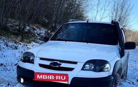 Chevrolet Niva I рестайлинг, 2018 год, 890 000 рублей, 2 фотография