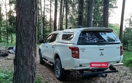 Mitsubishi L200 IV рестайлинг, 2015 год, 1 840 000 рублей, 3 фотография