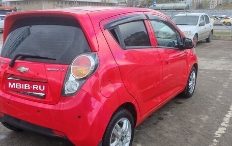Chevrolet Spark III, 2011 год, 650 000 рублей, 6 фотография