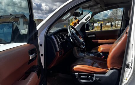 Toyota Sequoia II рестайлинг, 2011 год, 3 070 000 рублей, 6 фотография