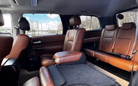 Toyota Sequoia II рестайлинг, 2011 год, 3 070 000 рублей, 7 фотография