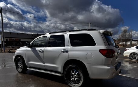 Toyota Sequoia II рестайлинг, 2011 год, 3 070 000 рублей, 4 фотография