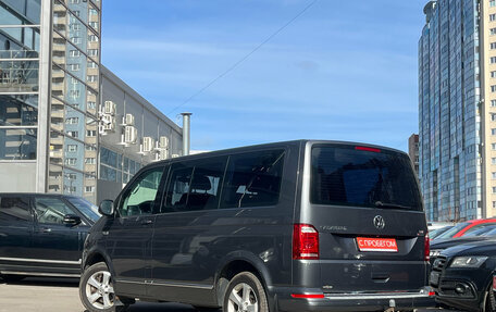 Volkswagen Caravelle T6 рестайлинг, 2017 год, 3 599 000 рублей, 6 фотография