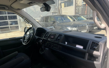 Volkswagen Caravelle T6 рестайлинг, 2017 год, 3 599 000 рублей, 8 фотография