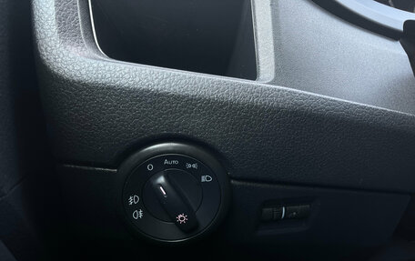 Volkswagen Caravelle T6 рестайлинг, 2017 год, 3 599 000 рублей, 16 фотография