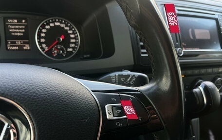 Volkswagen Caravelle T6 рестайлинг, 2017 год, 3 599 000 рублей, 13 фотография