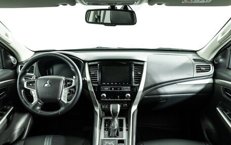 Mitsubishi Pajero Sport III рестайлинг, 2021 год, 4 199 700 рублей, 13 фотография