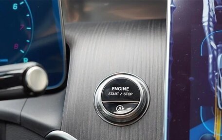 Mercedes-Benz GLC, 2025 год, 7 036 000 рублей, 24 фотография