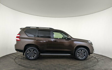 Toyota Land Cruiser Prado 150 рестайлинг 2, 2016 год, 3 350 000 рублей, 4 фотография