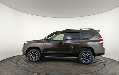 Toyota Land Cruiser Prado 150 рестайлинг 2, 2016 год, 3 350 000 рублей, 8 фотография