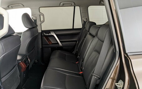 Toyota Land Cruiser Prado 150 рестайлинг 2, 2016 год, 3 350 000 рублей, 12 фотография