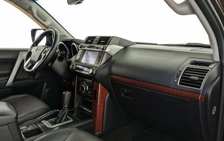 Toyota Land Cruiser Prado 150 рестайлинг 2, 2016 год, 3 350 000 рублей, 11 фотография