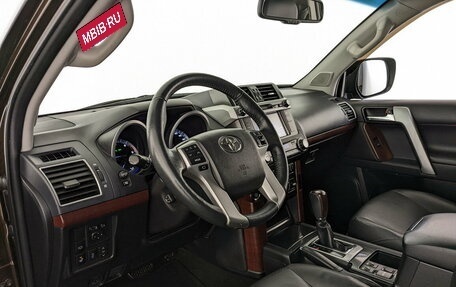 Toyota Land Cruiser Prado 150 рестайлинг 2, 2016 год, 3 350 000 рублей, 16 фотография