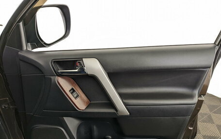 Toyota Land Cruiser Prado 150 рестайлинг 2, 2016 год, 3 350 000 рублей, 25 фотография