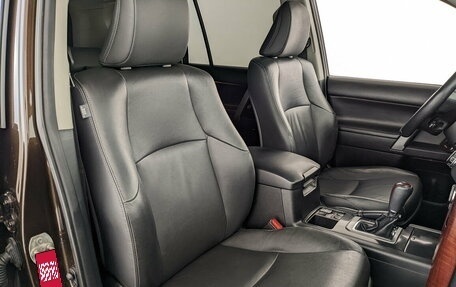 Toyota Land Cruiser Prado 150 рестайлинг 2, 2016 год, 3 350 000 рублей, 24 фотография