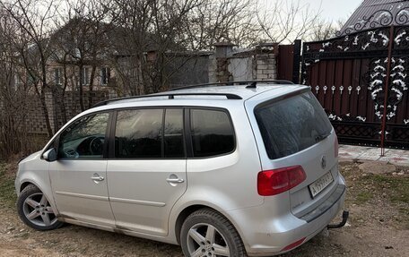 Volkswagen Touran III, 2011 год, 1 050 000 рублей, 3 фотография