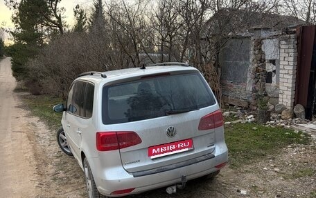 Volkswagen Touran III, 2011 год, 1 050 000 рублей, 4 фотография
