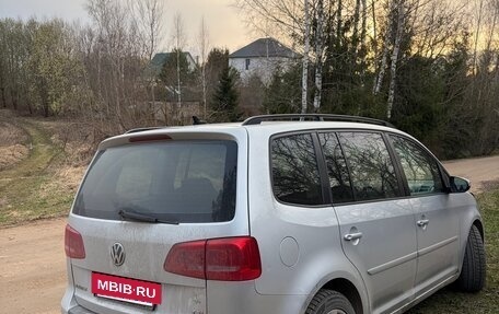 Volkswagen Touran III, 2011 год, 1 050 000 рублей, 5 фотография