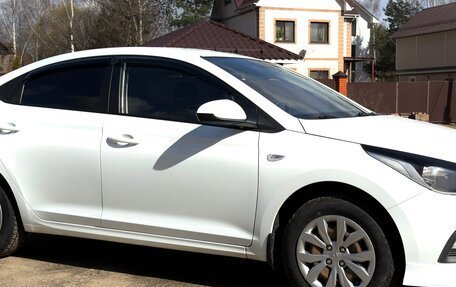 Hyundai Solaris II рестайлинг, 2017 год, 1 390 000 рублей, 3 фотография