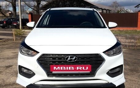 Hyundai Solaris II рестайлинг, 2017 год, 1 390 000 рублей, 2 фотография