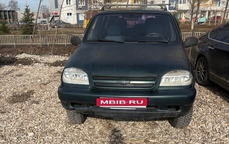 Chevrolet Niva I рестайлинг, 2004 год, 240 000 рублей, 3 фотография