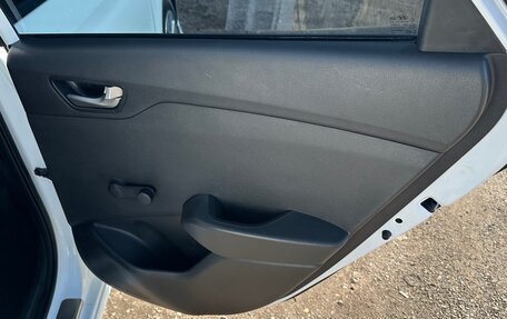 Hyundai Solaris II рестайлинг, 2017 год, 1 390 000 рублей, 24 фотография