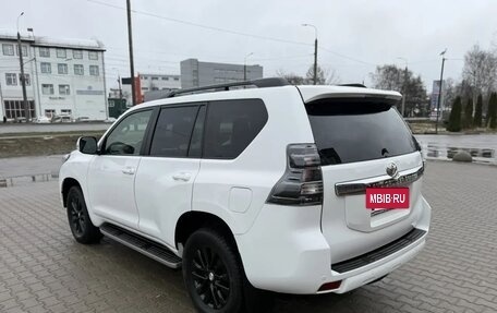 Toyota Land Cruiser Prado 150 рестайлинг 2, 2015 год, 3 675 000 рублей, 10 фотография