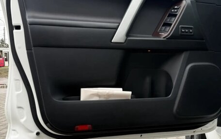 Toyota Land Cruiser Prado 150 рестайлинг 2, 2015 год, 3 675 000 рублей, 20 фотография