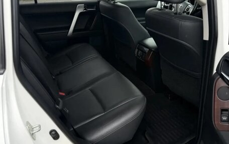 Toyota Land Cruiser Prado 150 рестайлинг 2, 2015 год, 3 675 000 рублей, 27 фотография