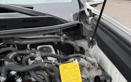 Toyota Land Cruiser Prado 150 рестайлинг 2, 2015 год, 3 675 000 рублей, 32 фотография