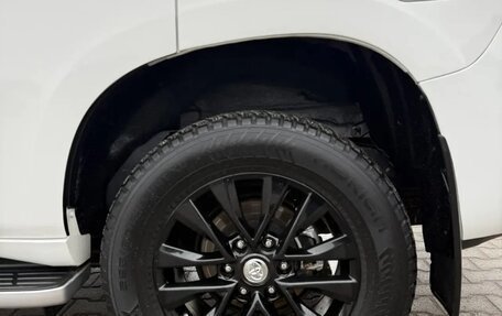 Toyota Land Cruiser Prado 150 рестайлинг 2, 2015 год, 3 675 000 рублей, 35 фотография