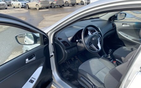 Hyundai Solaris II рестайлинг, 2013 год, 820 000 рублей, 6 фотография