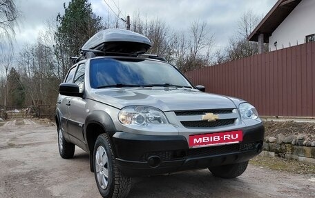 Chevrolet Niva I рестайлинг, 2018 год, 700 000 рублей, 4 фотография