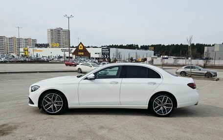 Mercedes-Benz E-Класс, 2022 год, 5 850 000 рублей, 4 фотография