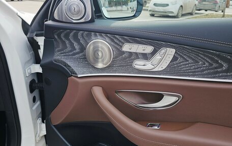 Mercedes-Benz E-Класс, 2022 год, 5 850 000 рублей, 15 фотография