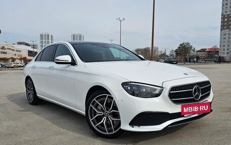 Mercedes-Benz E-Класс, 2022 год, 5 850 000 рублей, 10 фотография
