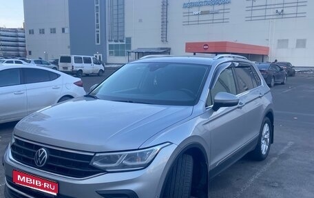 Volkswagen Tiguan II, 2021 год, 2 800 000 рублей, 1 фотография