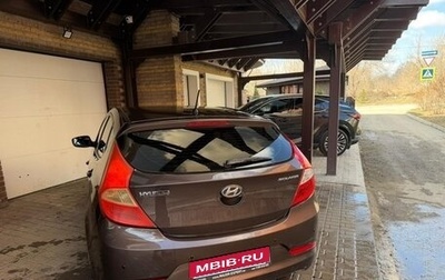 Hyundai Solaris II рестайлинг, 2015 год, 900 000 рублей, 1 фотография