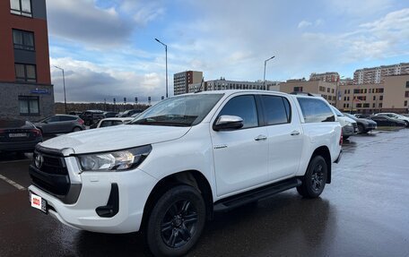 Toyota Hilux VIII, 2021 год, 4 500 000 рублей, 3 фотография